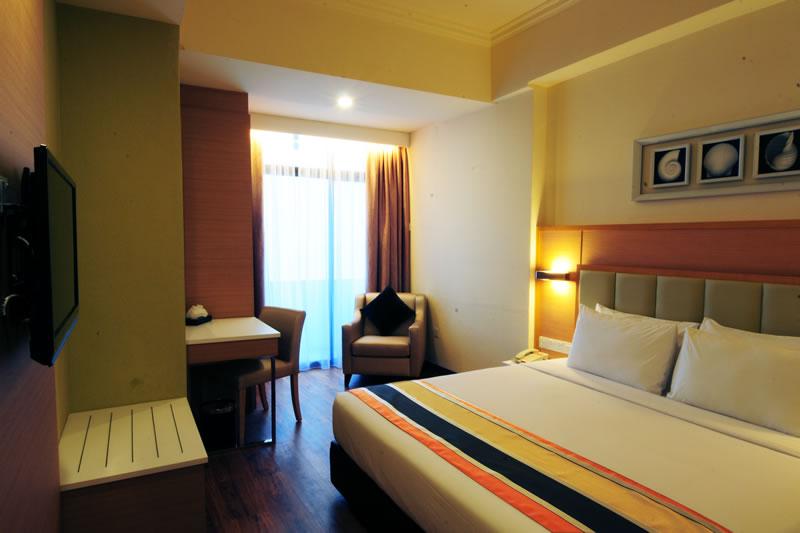 Hotel Sentral Seaview @ ​Beachfront Tandzsung Bungah Kültér fotó