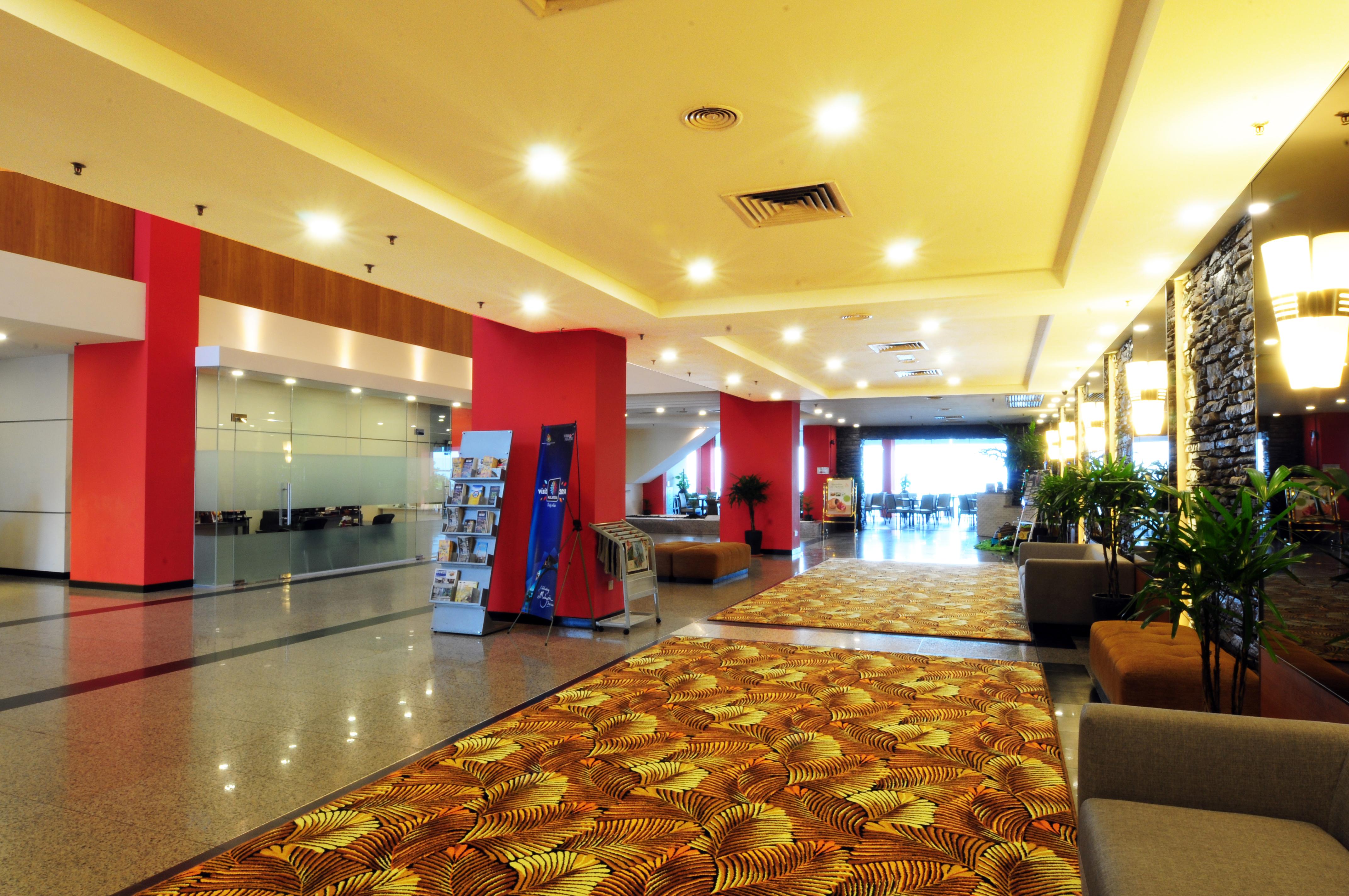 Hotel Sentral Seaview @ ​Beachfront Tandzsung Bungah Kültér fotó