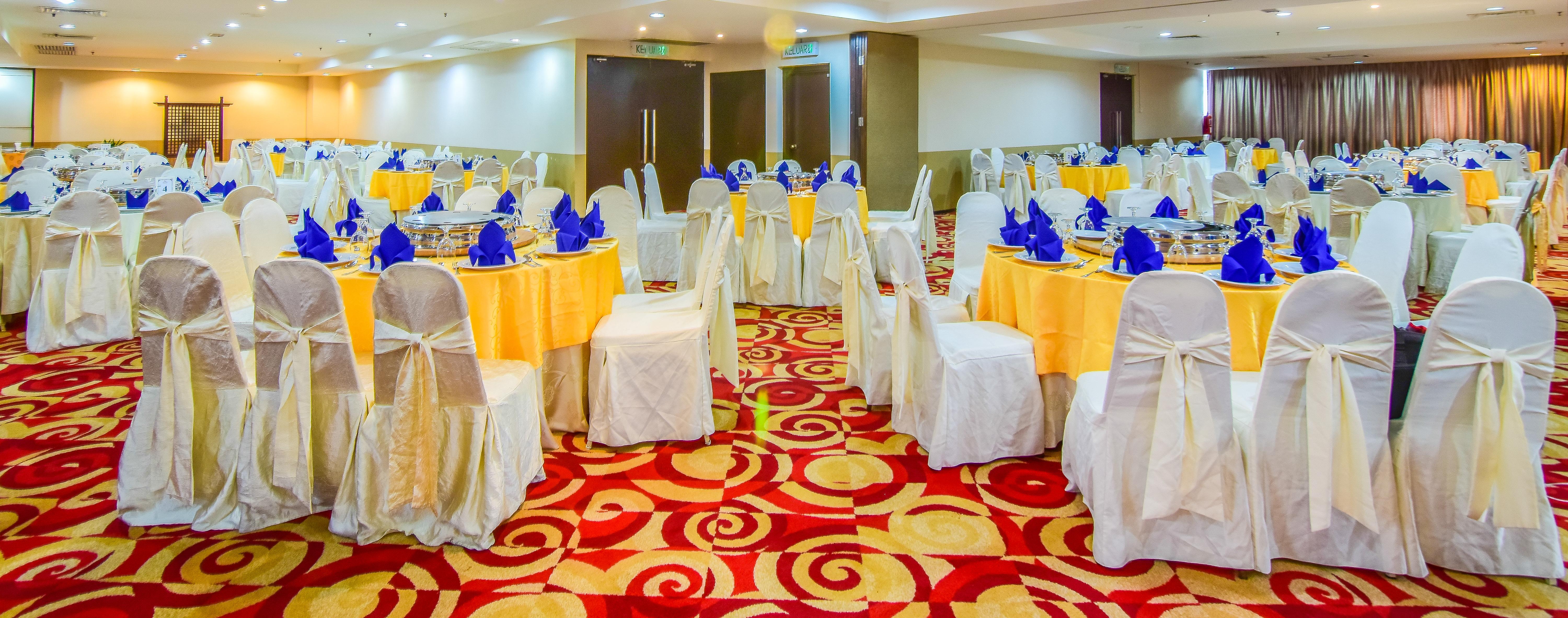 Hotel Sentral Seaview @ ​Beachfront Tandzsung Bungah Kültér fotó
