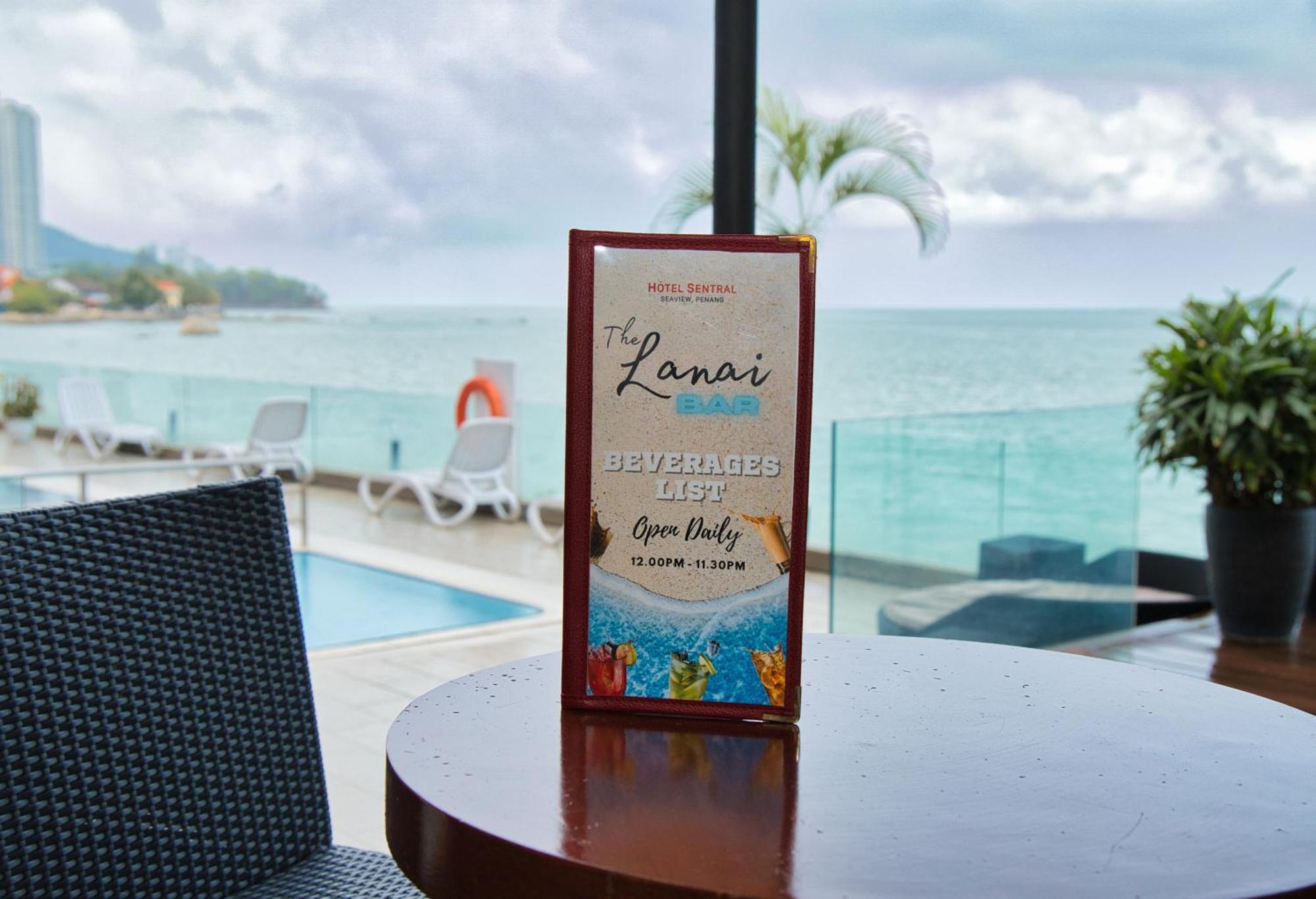 Hotel Sentral Seaview @ ​Beachfront Tandzsung Bungah Kültér fotó