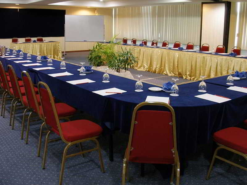 Hotel Sentral Seaview @ ​Beachfront Tandzsung Bungah Kültér fotó