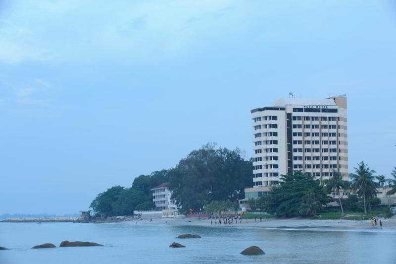 Hotel Sentral Seaview @ ​Beachfront Tandzsung Bungah Kültér fotó