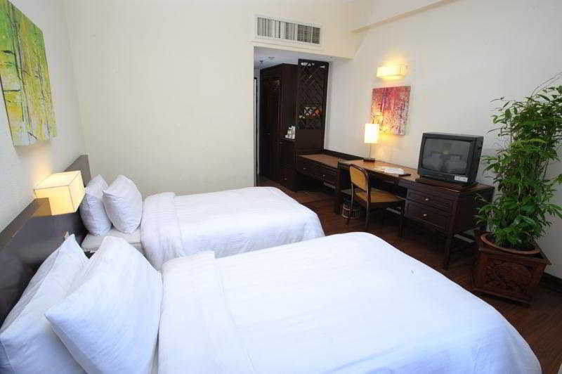 Hotel Sentral Seaview @ ​Beachfront Tandzsung Bungah Kültér fotó